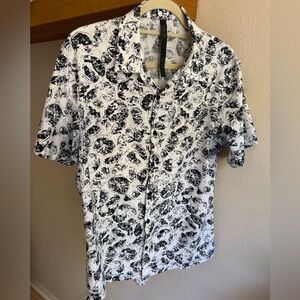 lululemon athletica Airing Easy Short Sleeve Button Down Patterned Men's Shirt